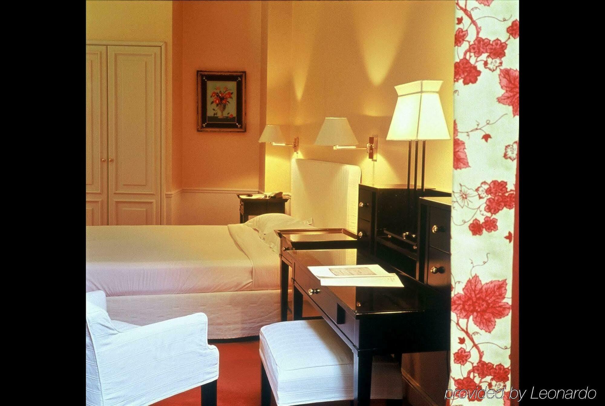 Hôtel Le Lavoisier Paris Quarto foto